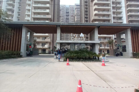 Flats for Resale in Ivy County, Sector 75 Noida