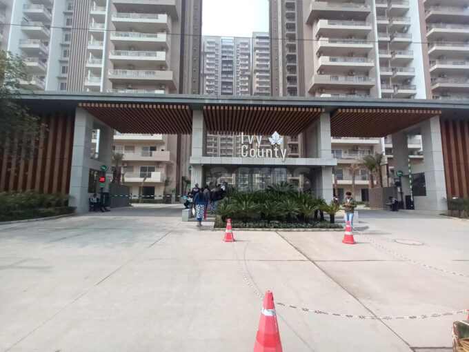 Flats for Resale in Ivy County, Sector 75 Noida