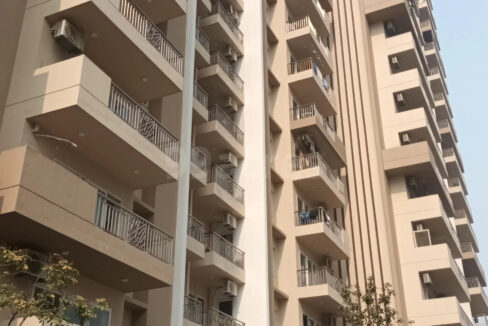 Flats for Resale in Ivy County, Sector 75 Noida