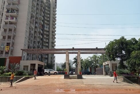 Shri Radha Sky Gardens Sector 16 B Greater Noida | Price List & Brochure Floor Plan Plots| House| Villas| Apartments | Flats in Resale| Sale| Rent