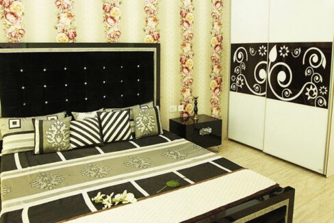 Gaur Yamuna City 16th Park View Yamuna Expressway Greater Noida| Price List & Brochure Floor Plan Plots| House| Villas| Apartments | Flats in Resale| Sale| Rent