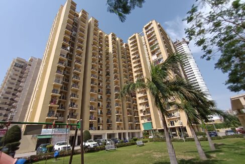 Maxblis Grand Wellington Sector 75 Noida | Price List & Brochure Floor Plan Plots| House| Villas| Apartments | Flats in Resale| Sale| Rent
