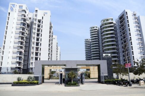 Eldeco Aamantran Plots/House/Villas/Apartments/Flats in Sale/Rent Sector 119 Noida | Price List & Brochure
