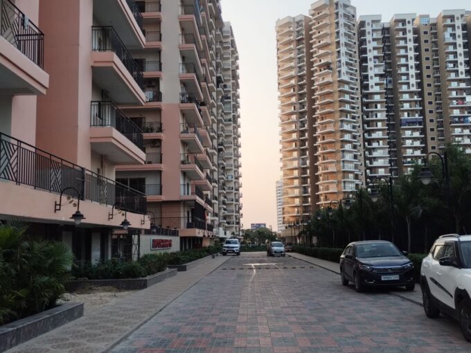 Arocon Rainbow NH 24 Highway Ghaziabad