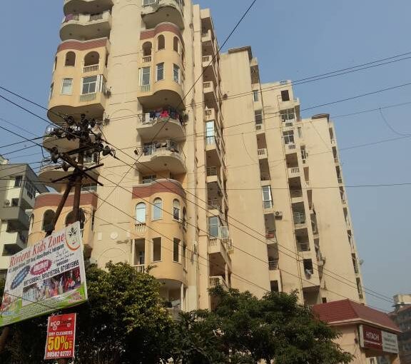 3 BHK Flat for Sale in Rishabh Platinum Ahinsa Khand-2 Indirapuram Ghaziabad