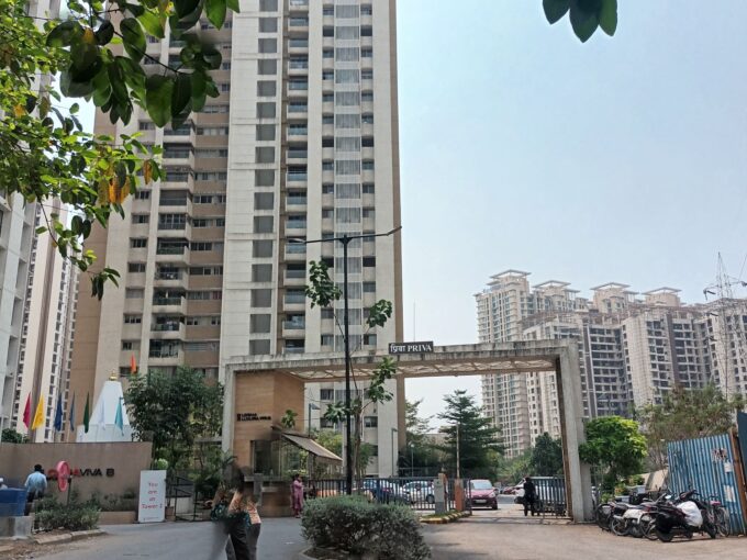 3 BHK Flats for Sale in Lodha Luxuria Priva Thane
