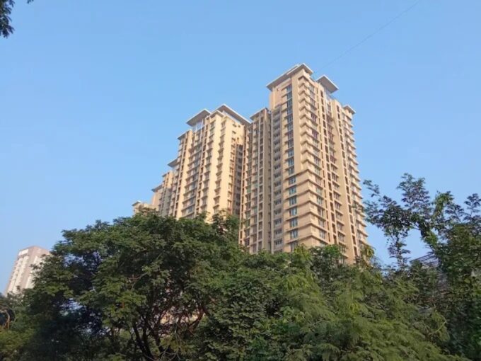 Ready to Move 3 BHK Flats for Sale in Rustomjee Athena Thane