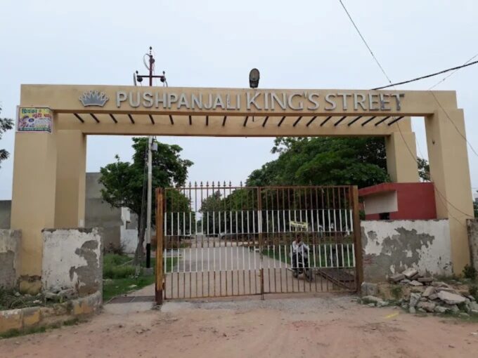 Plots for resale in Pushpanjali Kings Street Tajganj Agra