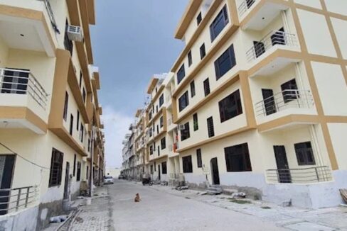 2 BHK Flats for Resale in Singhal Dream City Laramda Agra