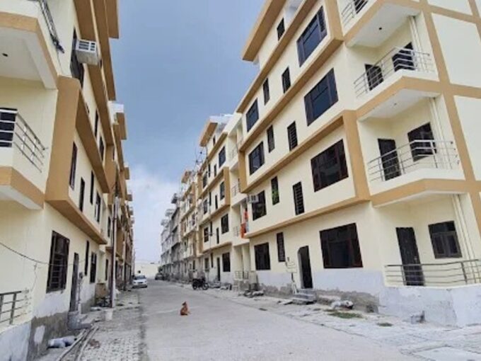 2 BHK Flats for Resale in Singhal Dream City Laramda Agra