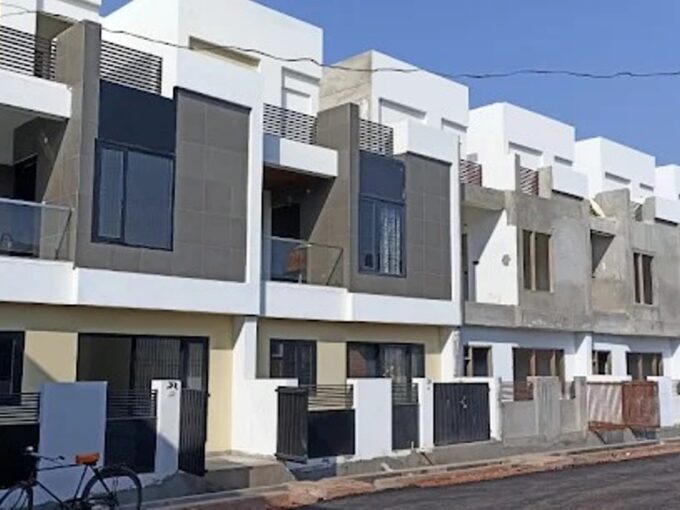 4 BHK Villa for Resale in Bhawna City Mohammadpur Agra